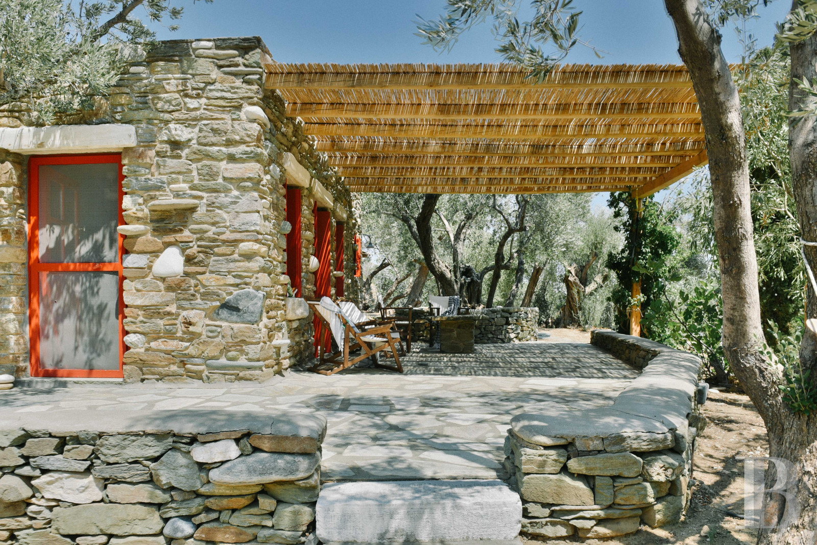 Three former sheepfolds united by a beautiful spirit by the sea in Tinos, the Cyclades - photo  n°6